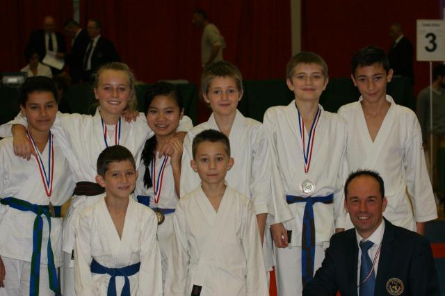 le groupe au grand complet